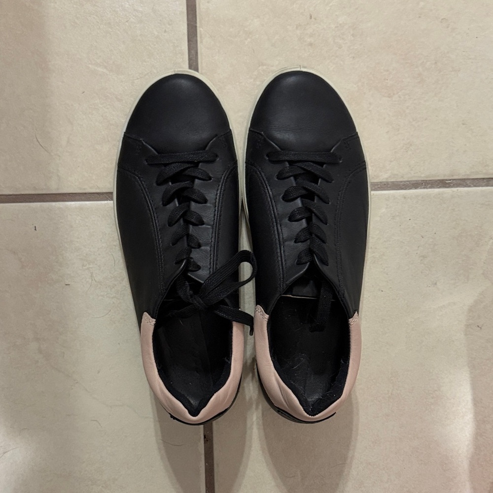 Ecco Black and Pink Women's Sneakers